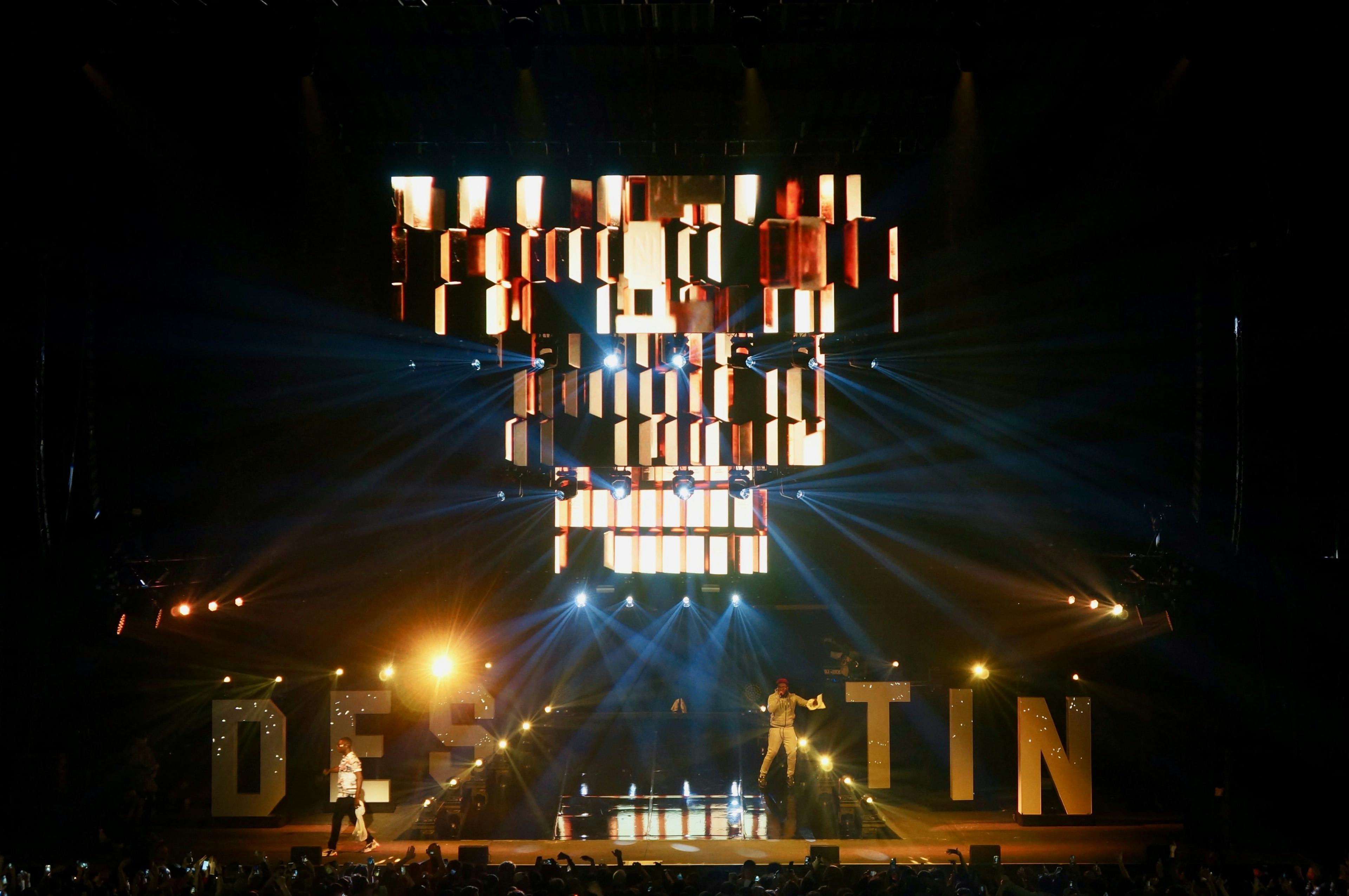 Ninho, Destin Tour, 2019, Scenography, Light Design, Video Design, LED screen, ramp, illuminated letters